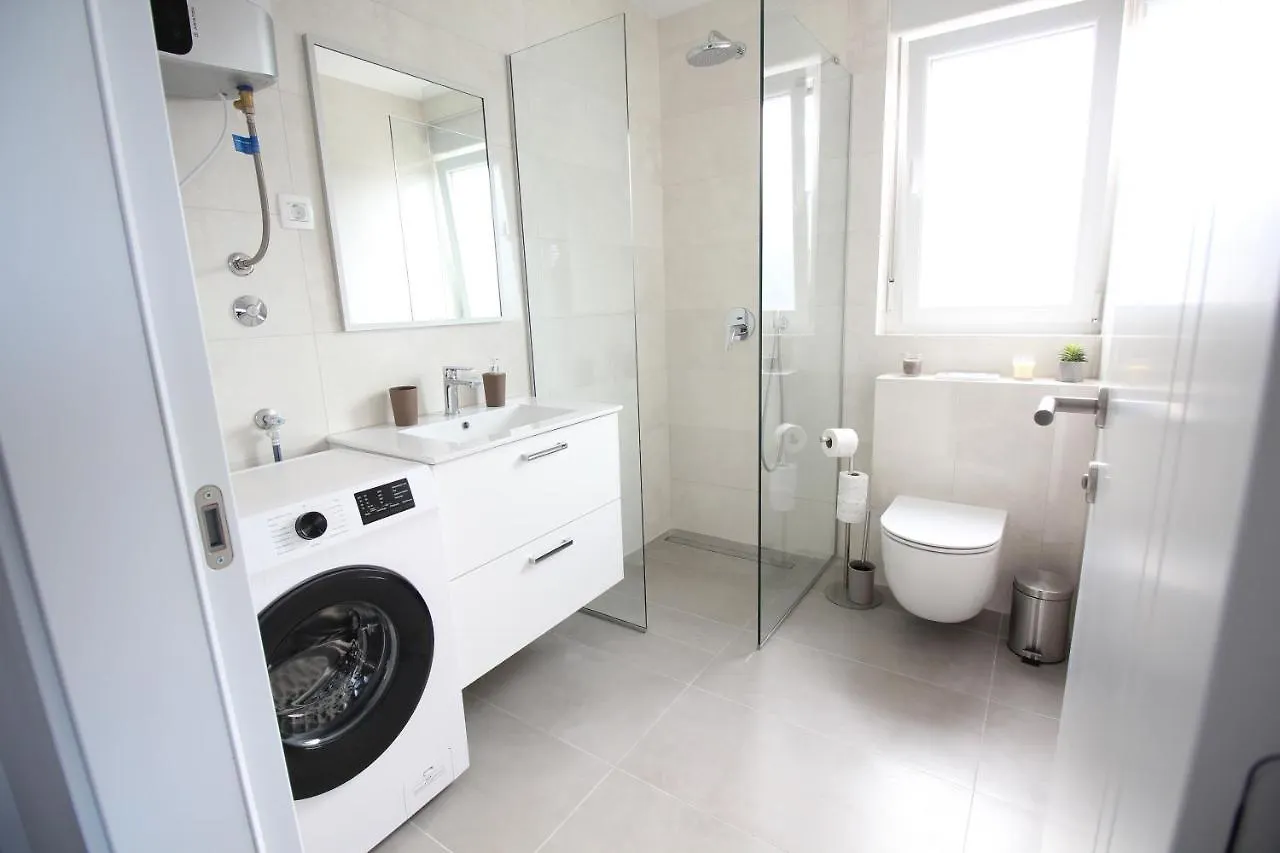 Apartament Sunshine Bay Nin