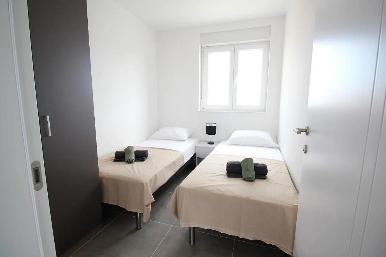 Apartament Sunshine Bay Nin