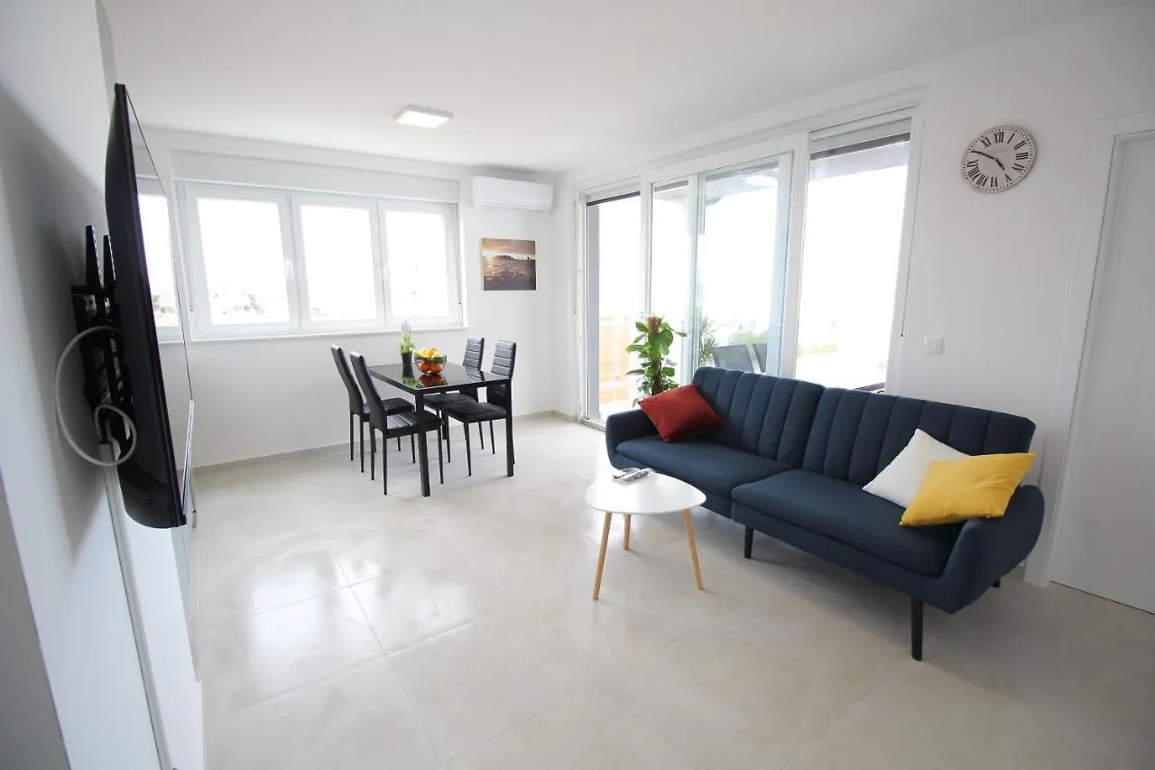 Apartament Sunshine Bay Nin