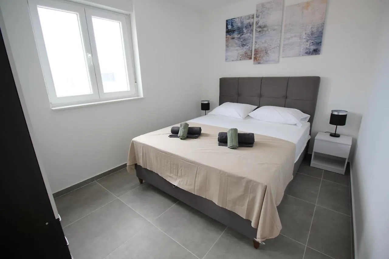 Sunshine Bay Apartman Nin 0*,  Horvátország