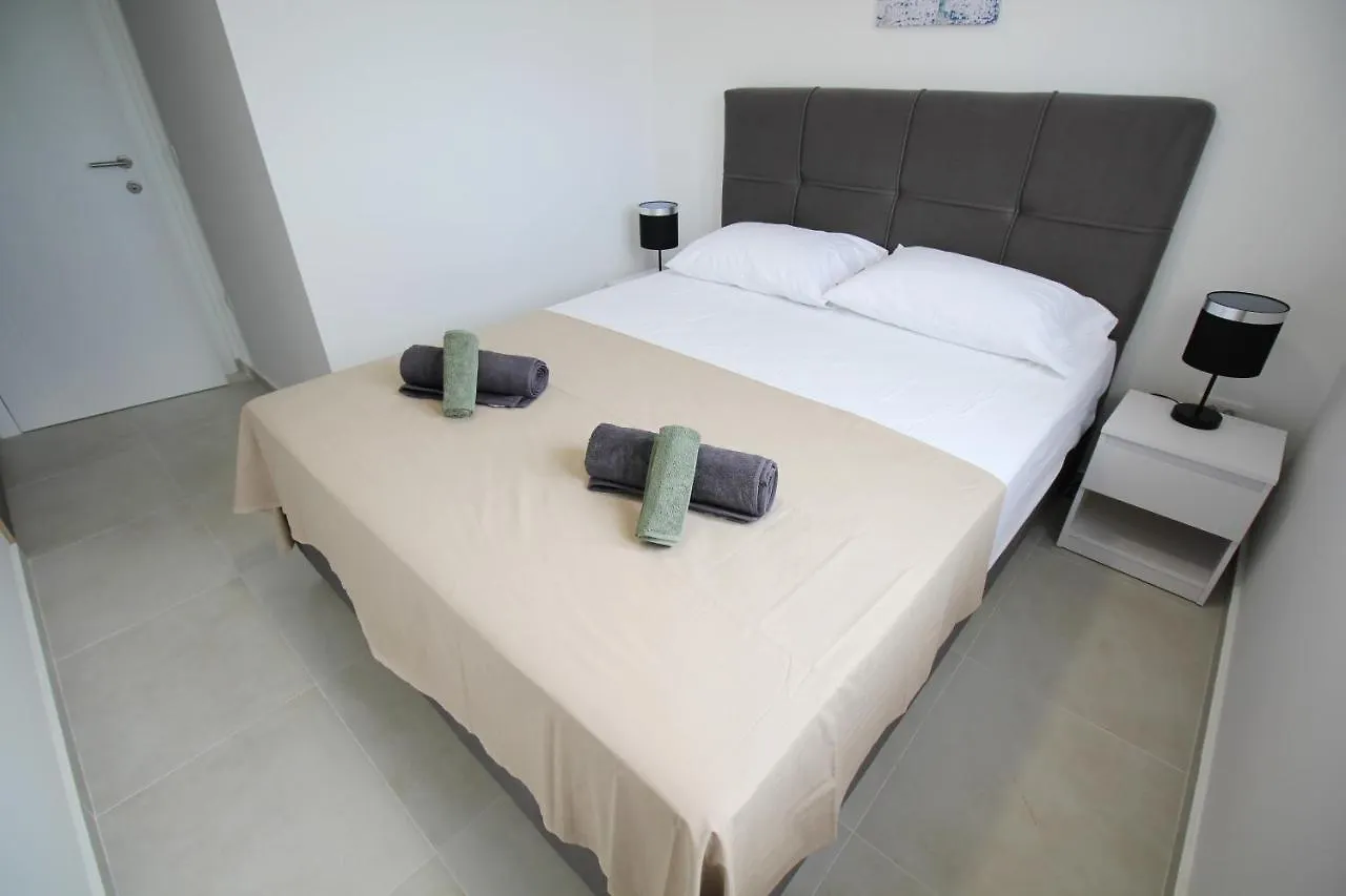 Sunshine Bay Apartman Nin