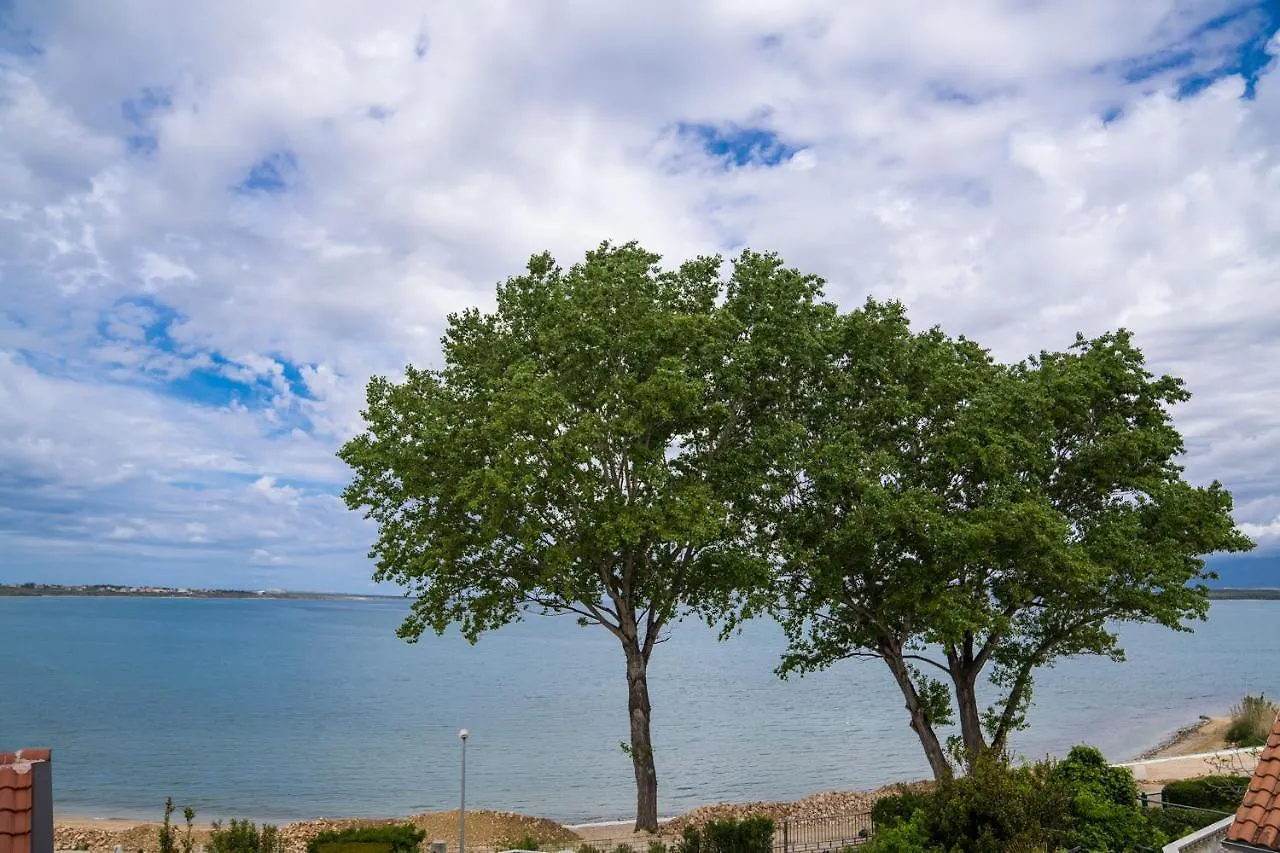 Sunshine Bay Apartment Nin